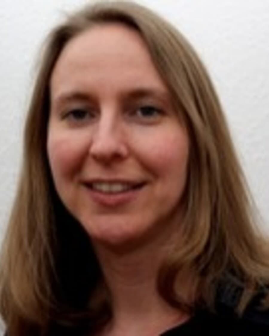 Stefani – Atem-, Sprech- und Stimmlehrerin und Gesprächstherapeutin im diaLOGO!Netzwerk Nürnberg, Team der CoKuK